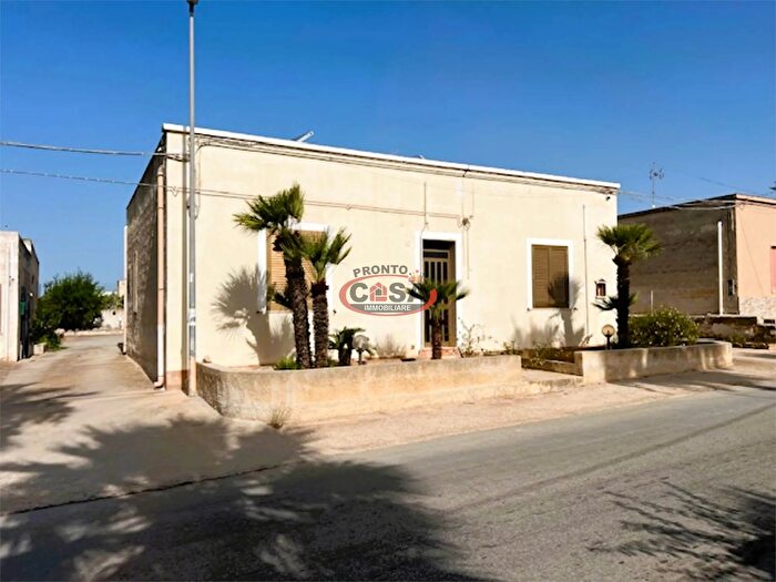 Casa con 7 locali in vendita in Marsala