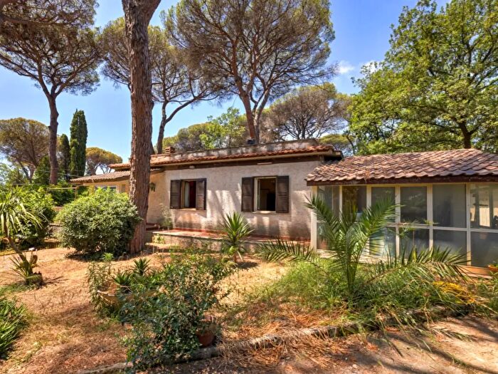 Appartamento con 6 locali in vendita in Via di Ceri, Cerveteri