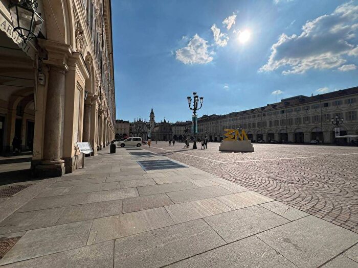 Appartamento trilocale in affitto in Piazza San Carlo, Via Roma, Torino