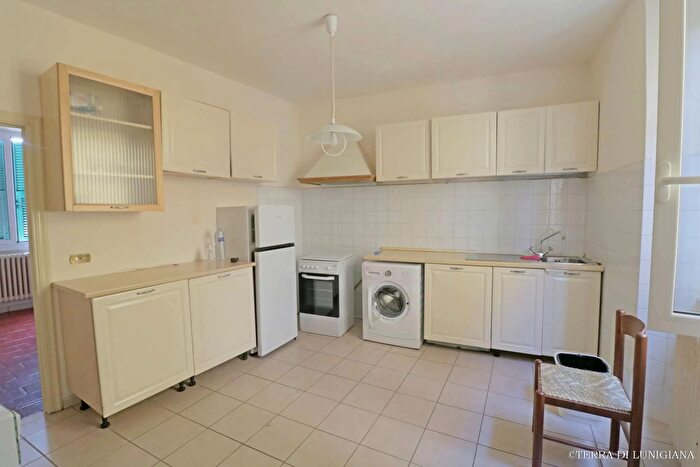 Appartamento con 7 locali in vendita in Casa Corvi, Pontremoli
