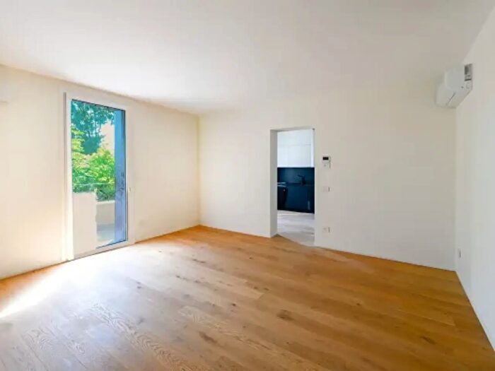 Appartamento quadrilocale in vendita in Via Bellinzona, Modena