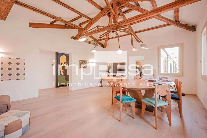 Appartamento con 7 locali in vendita in Calle Luna, Venezia