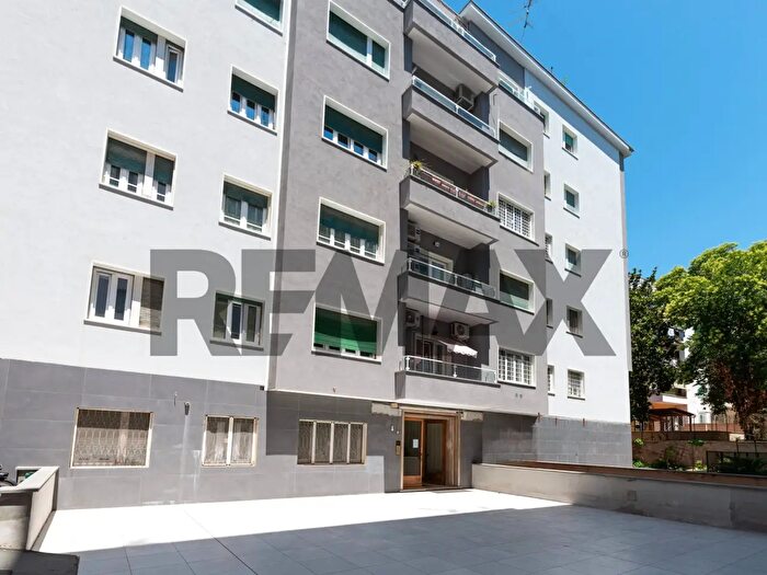 Appartamento quadrilocale in vendita in Piazza Irnerio Nn, Roma