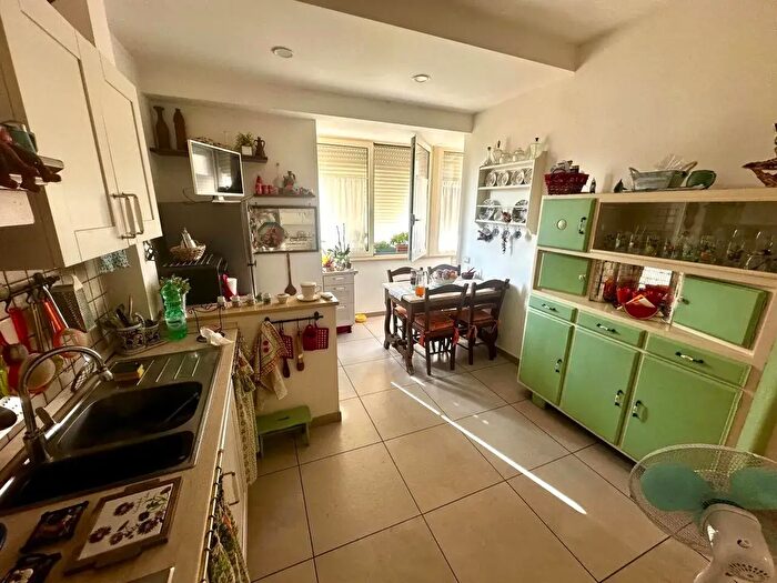 Appartamento quadrilocale in vendita in Via Menenio Agrippa, Napoli