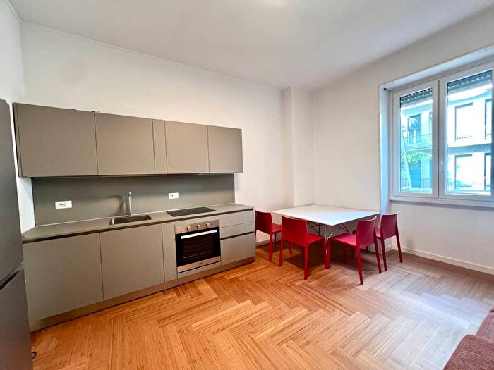 Appartamento bilocale in affitto in Via della Moscova, Moscova, Milano