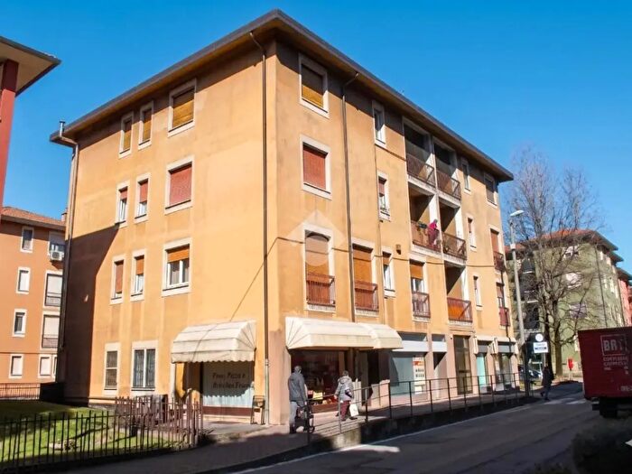 Appartamento trilocale in vendita in Via della Pace, Carnate