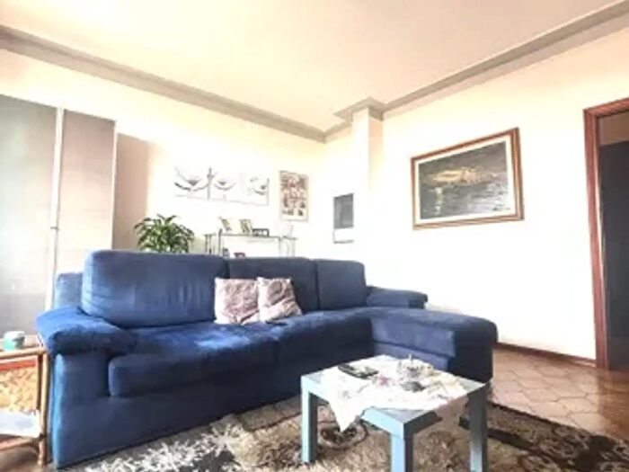 Appartamento quadrilocale in vendita in Viale Diacinto Cestoni, Livorno