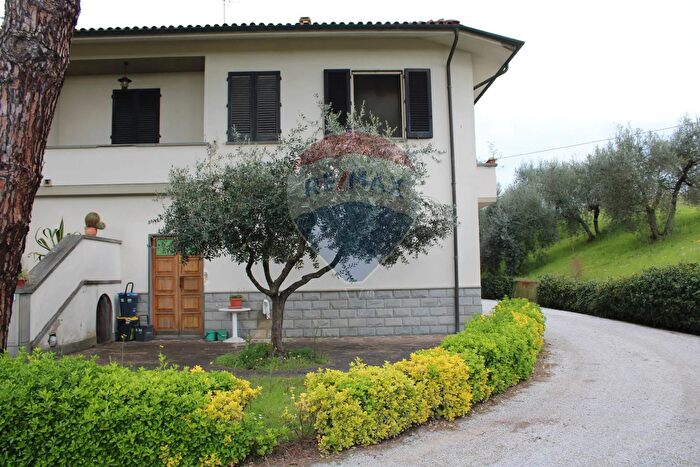 Appartamento con 6 locali in vendita in Via Senese Romana P, Empoli