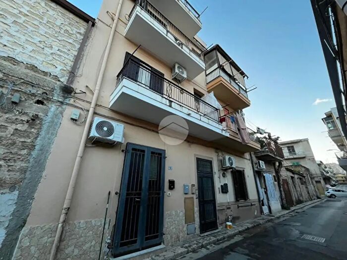 Appartamento trilocale in vendita in Via del Macello, Bagheria
