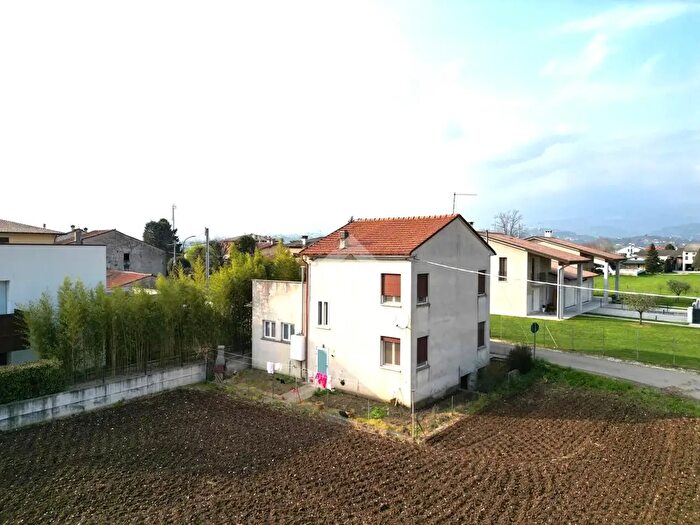 Casa trilocale in vendita in Via Casette, Breganze