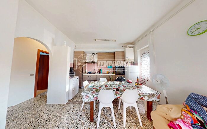 Appartamento trilocale in vendita in Via per Venegono, Vedano Olona