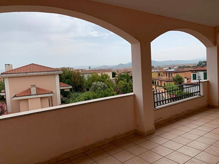 Appartamento quadrilocale in affitto in Via George Washington, Via Nervi, Olbia