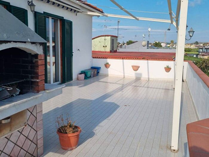 Appartamento quadrilocale in affitto in Via San Nullo, Licola Paese, Giugliano in Campania