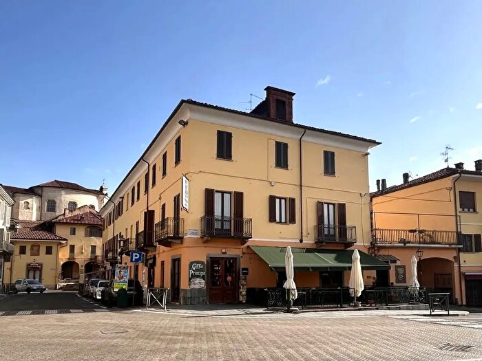 Appartamento con 6 locali in vendita in Via Umberto I, Cumiana