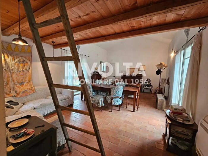 Casa con 10 locali in vendita in Strada di Santa Maria La Rocca, Terni