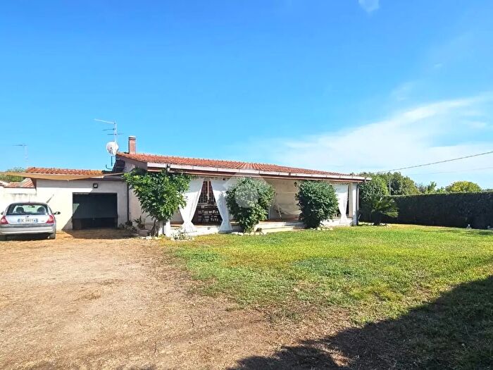 Casa con 6 locali in vendita in Strada del Bottero, Latina