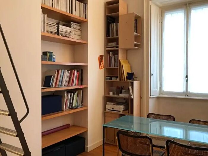 Appartamento trilocale in affitto in Via Sardegna, Milano