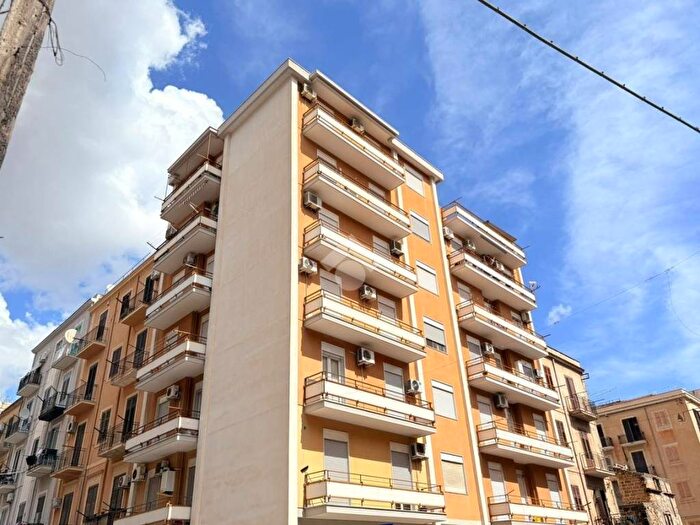 Appartamento trilocale in affitto in Via Mendola, Oreto Perez, Palermo