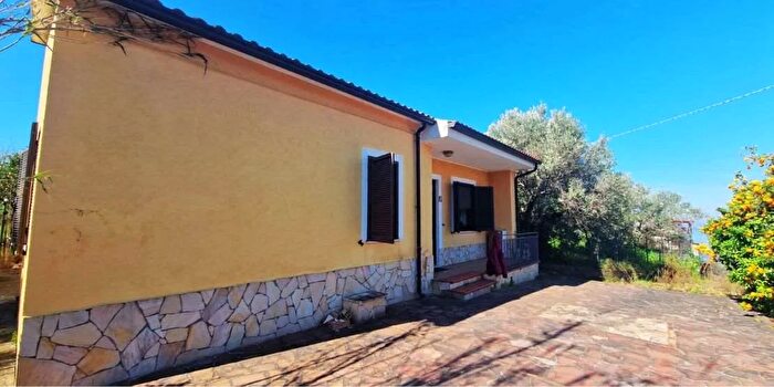 Casa quadrilocale in vendita in Contrada Alorio, Maiera
