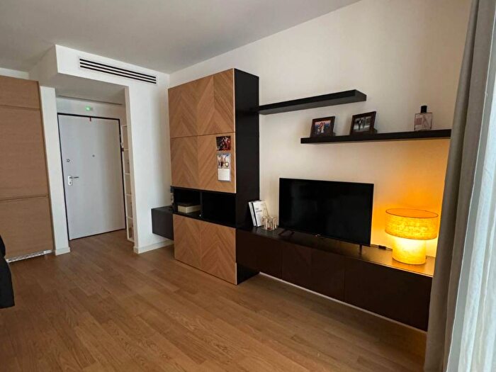 Appartamento bilocale in affitto in Via Simone Martini, Tintoretto, Roma