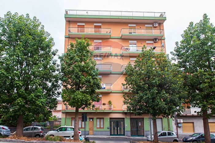 Appartamento con 5 locali in vendita in Via Galileo Galilei, Aci Catena