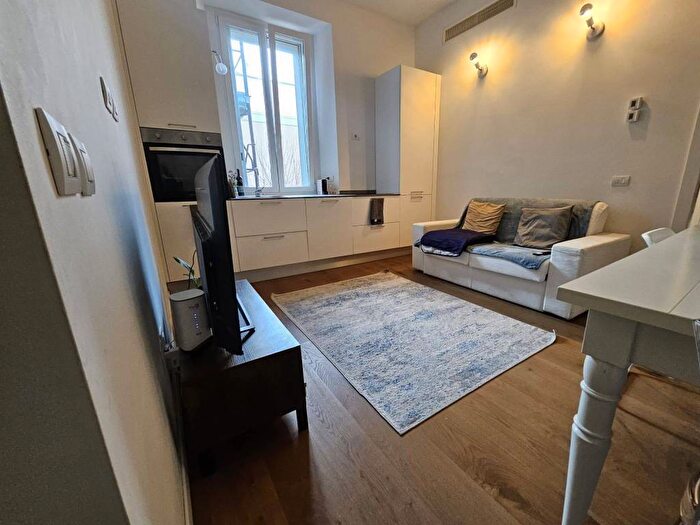 Appartamento bilocale in affitto in Via Costanza, Washington, Milano