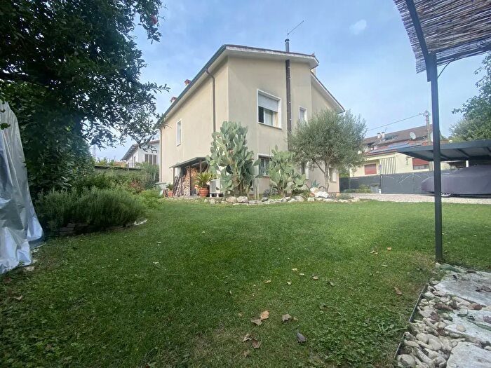 Casa in vendita in Via Giorgio Mainardi, Vicenza