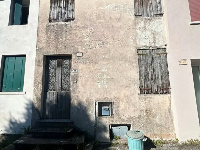 Casa in vendita in Piazza De Fabris, Nove