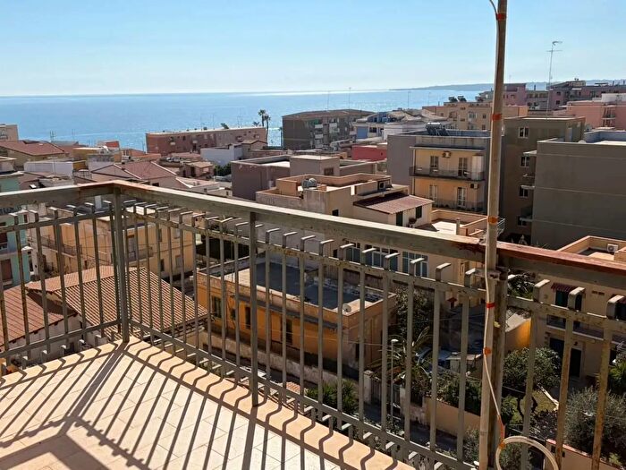 Appartamento trilocale in vendita in Viale Tunisi, Siracusa