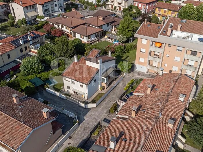 Casa quadrilocale in vendita in Via Po, Portogruaro