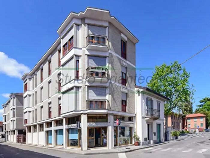 Appartamento quadrilocale in vendita in Via Silvio Pellico, Giussano