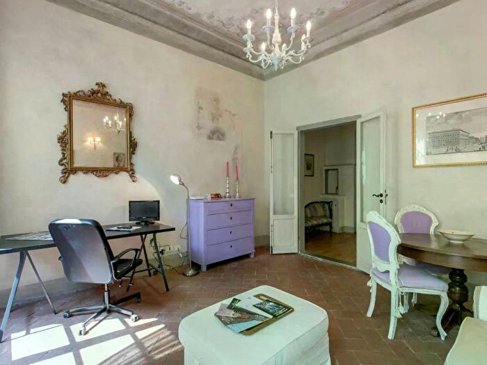 Appartamento trilocale in affitto in Via Bettino Ricasoli, Duomo, Firenze