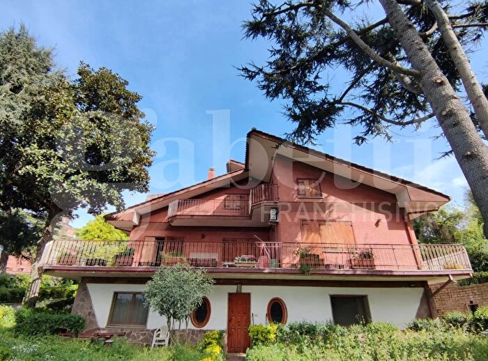 Casa con 5 locali in vendita in Via di Pallotta, Montecompatri