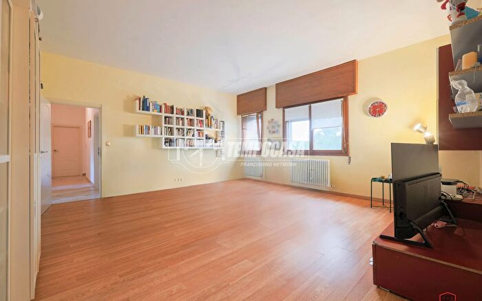 Appartamento con 5 locali in vendita in Via Lidice, Bologna