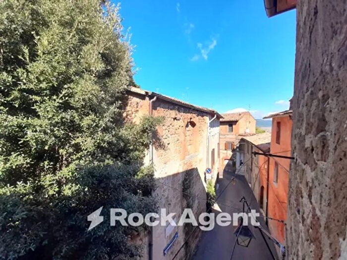 Appartamento quadrilocale in vendita in Via Santa Maria Maddalena Acquape, Acquapendente