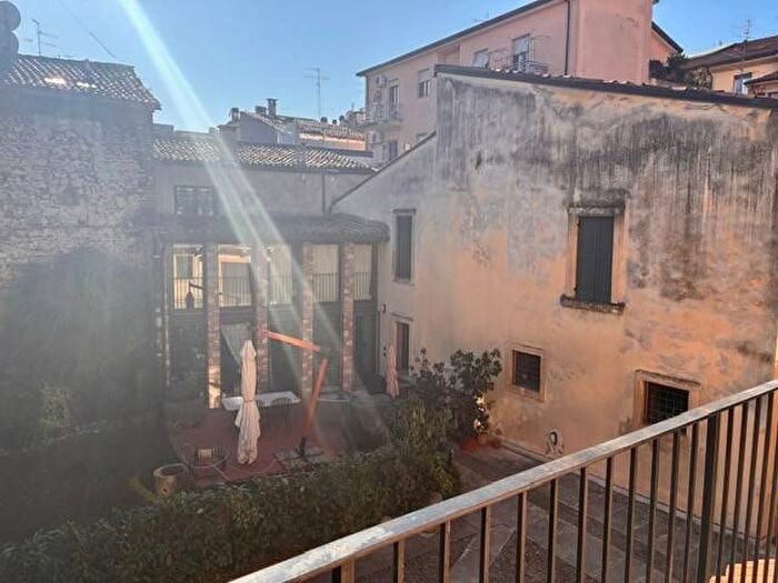 Appartamento bilocale in affitto in Via Settembre, Veronetta, Verona