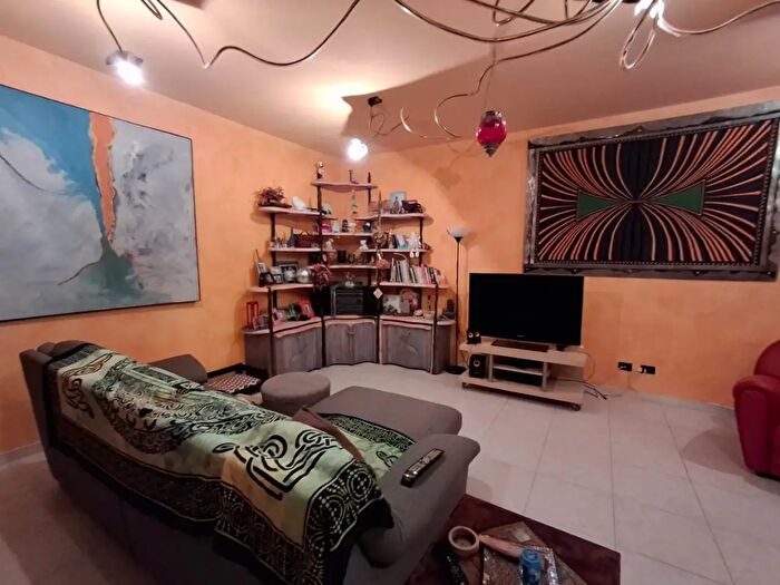 Casa con 5 locali in vendita in Capraia E Limite