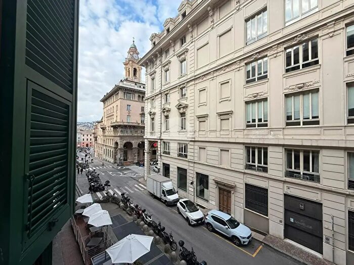 Appartamento con 5 locali in vendita in Via di Porta Soprana, Genova