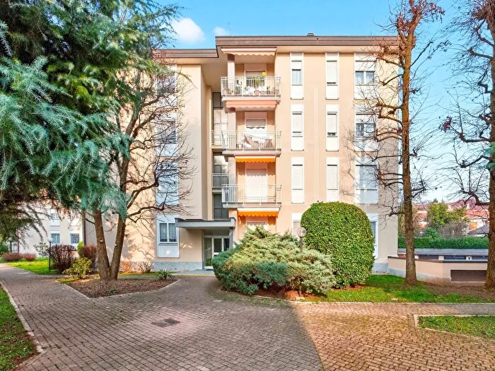 Appartamento trilocale in vendita in Arese