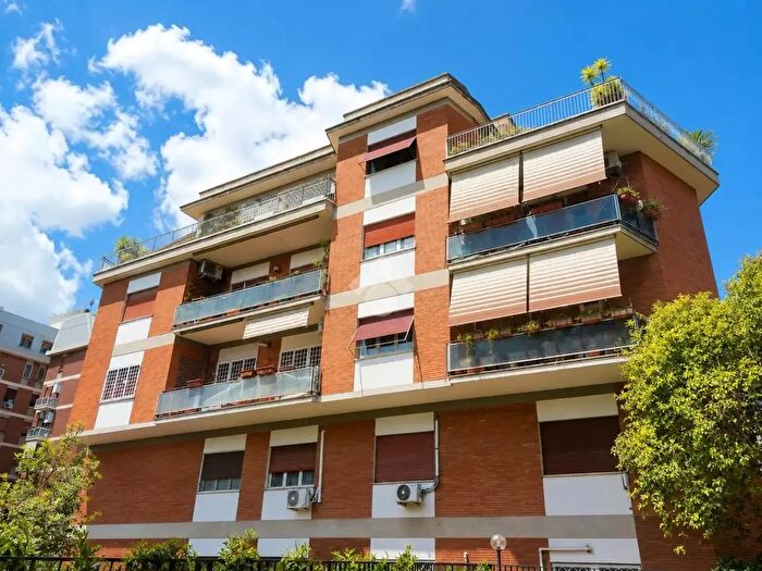 Appartamento bilocale in vendita in Via Laurentina, Roma