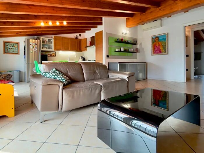 Appartamento trilocale in vendita in Via XIII N, Brescia