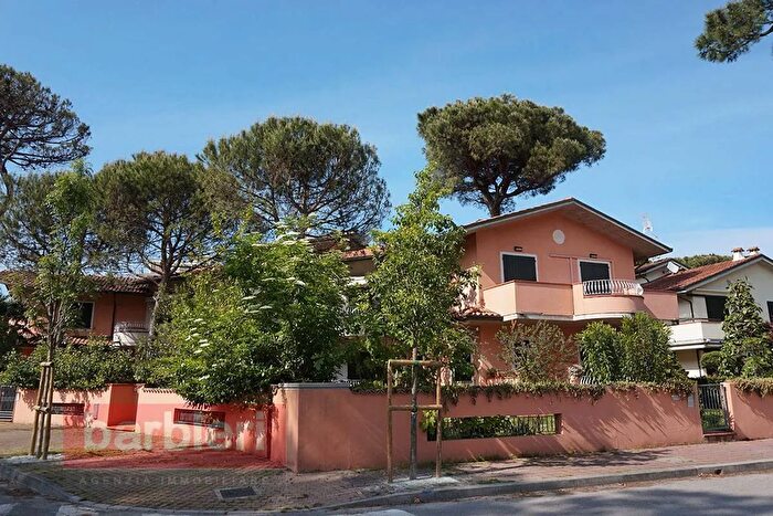 Appartamento trilocale in affitto in Piazzale Genova, Cervia