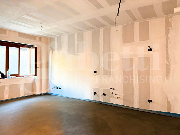 Appartamento trilocale in vendita in Turate