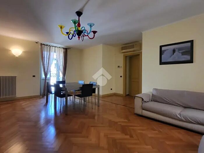 Appartamento trilocale in affitto in Vicolo Macellerie, Bergamo