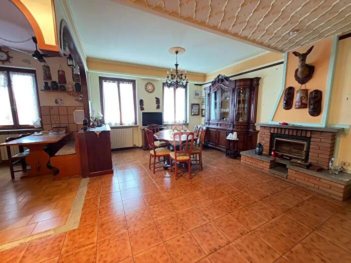 Appartamento trilocale in vendita in Via Umberto I, Morengo