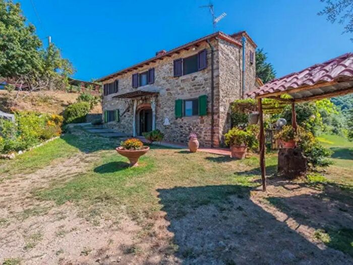 Casa con 6 locali in vendita in Strada Statale ToscoRomagnola, Dicomano