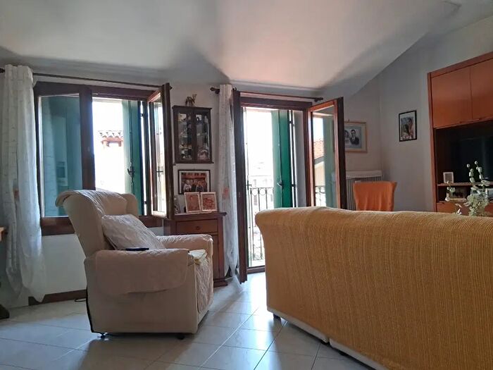 Appartamento trilocale in vendita in Via Roma N, Altavilla Vicentina