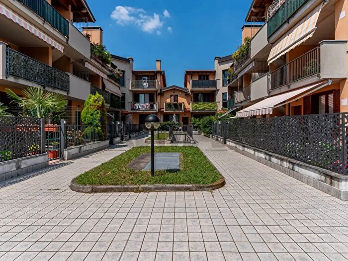 Appartamento bilocale in vendita in Via Massimo dAntona, Pozzo DAdda