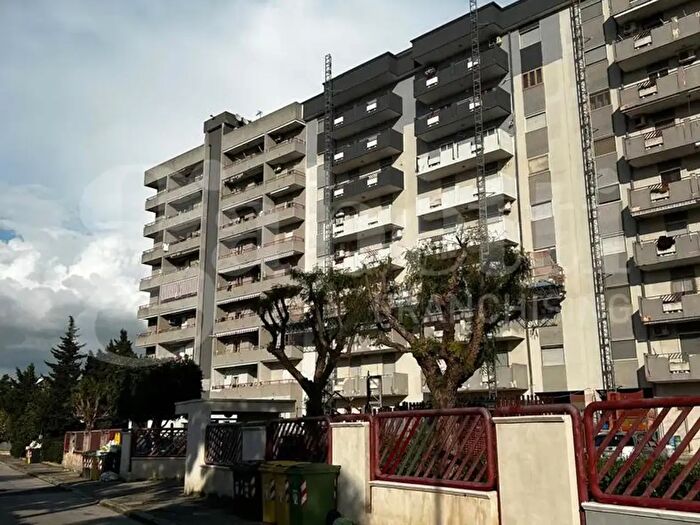 Appartamento quadrilocale in vendita in Via Salvo dAcquisto, Taranto