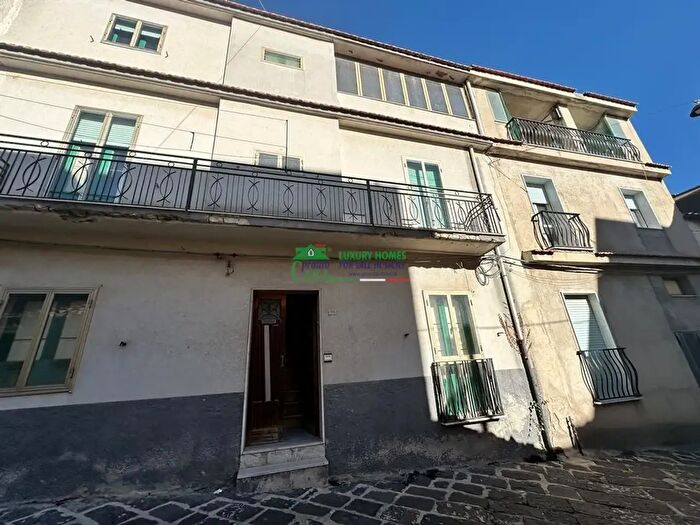 Casa con 10 locali in vendita in Via Giovanni Bovio, Giarratana